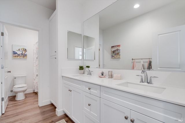 1601 Rose Clover St, Santa Rosa, CA 95403