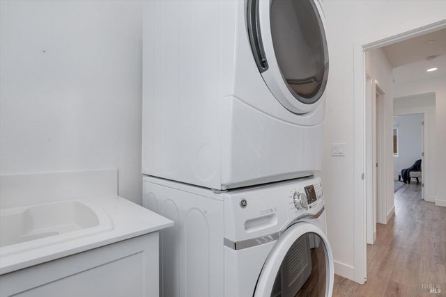 1601 Rose Clover St, Santa Rosa, CA 95403