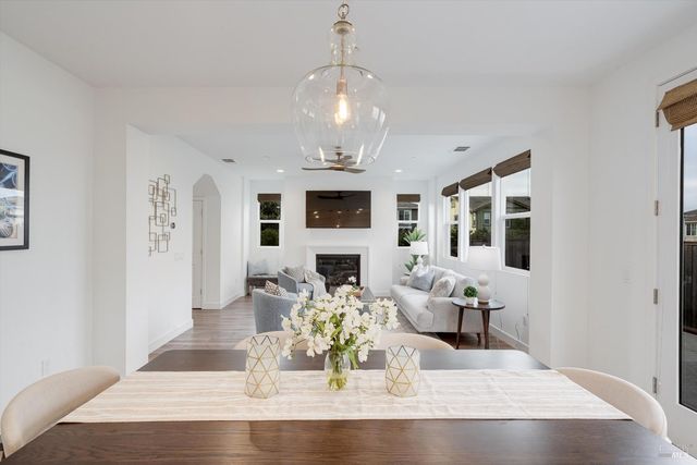 1601 Rose Clover St, Santa Rosa, CA 95403