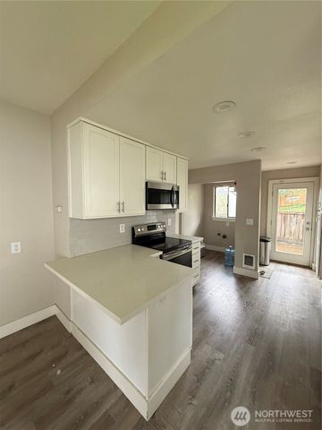 2815 S D Street, Tacoma, WA 98402
