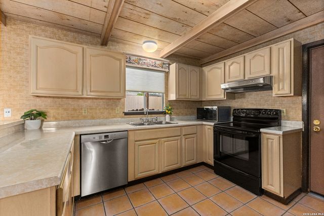 13207 De La Vista, San Antonio, TX 78233