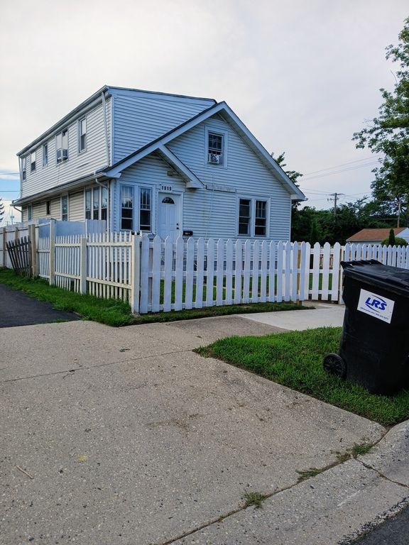 1919 16th Street, North Chicago, IL 60064