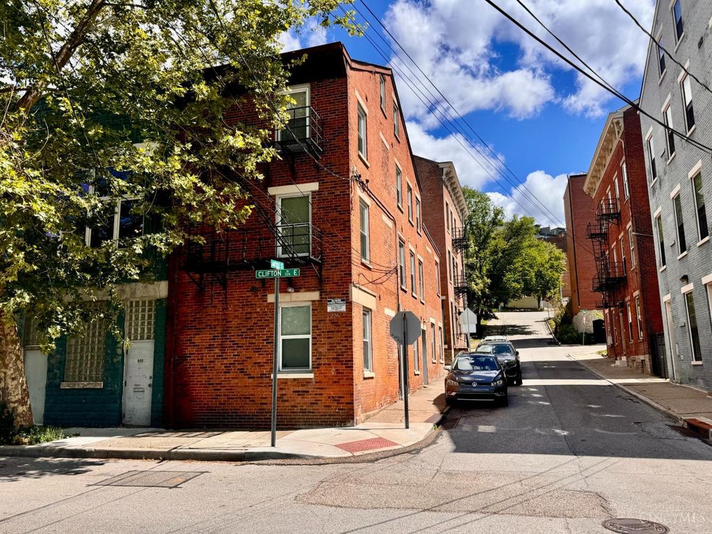 226 Clifton, Cincinnati, OH 45202