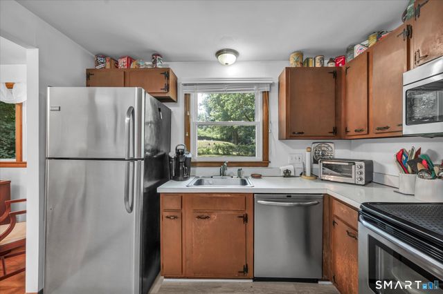 54 Exeter Road, Hamden, CT 06518