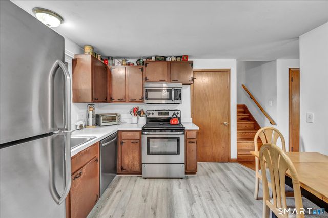 54 Exeter Road, Hamden, CT 06518