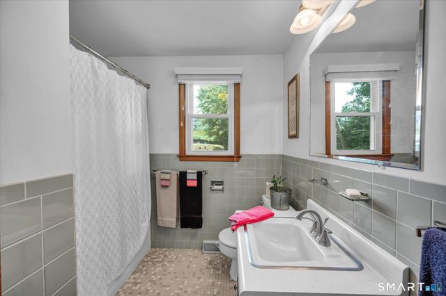 54 Exeter Road, Hamden, CT 06518