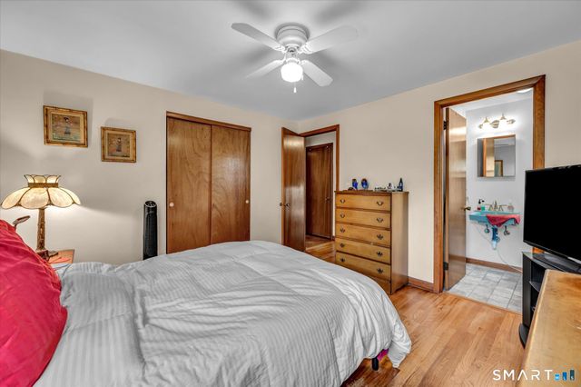 54 Exeter Road, Hamden, CT 06518