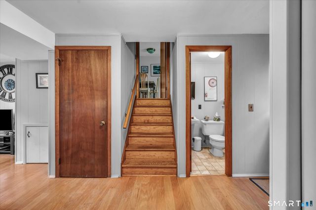 54 Exeter Road, Hamden, CT 06518