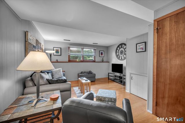 54 Exeter Road, Hamden, CT 06518