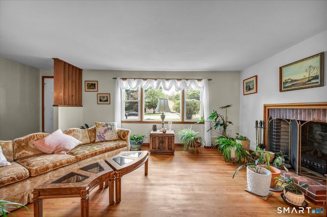 54 Exeter Road, Hamden, CT 06518