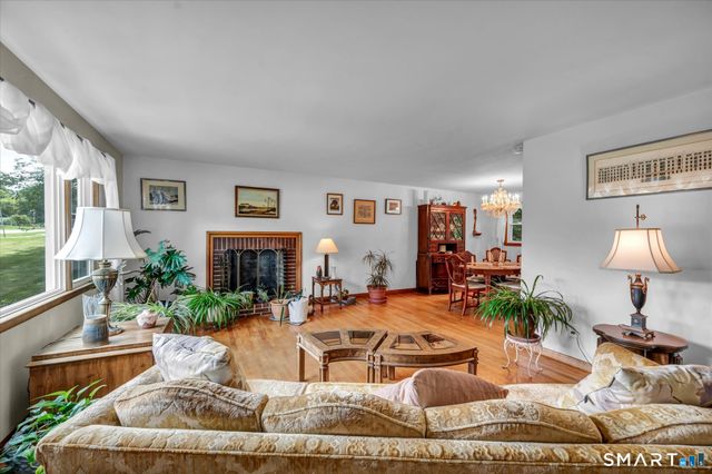 54 Exeter Road, Hamden, CT 06518