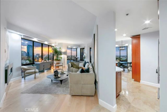1310 E Ocean Boulevard 1007, Long Beach, CA 90802