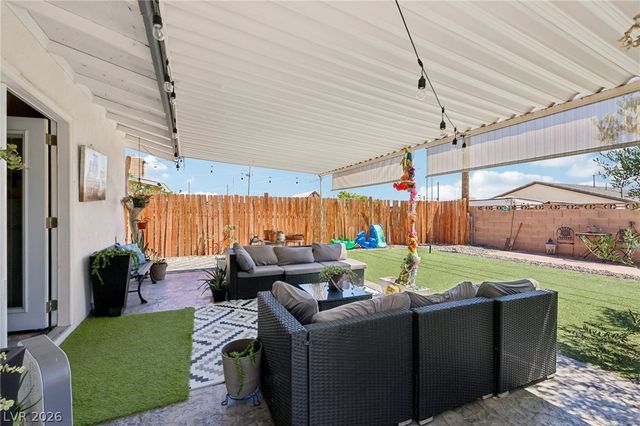 1528 Saylor Way, Las Vegas, NV 89108
