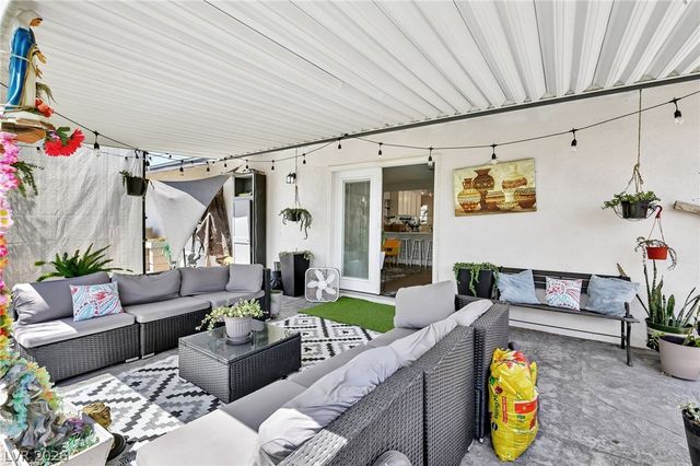 1528 Saylor Way, Las Vegas, NV 89108