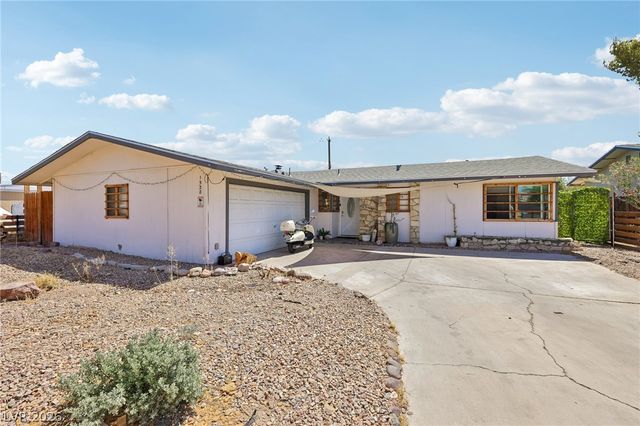 1528 Saylor Way, Las Vegas, NV 89108