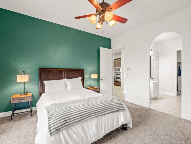 5885 E Booker Avenue, Fresno, CA 93727