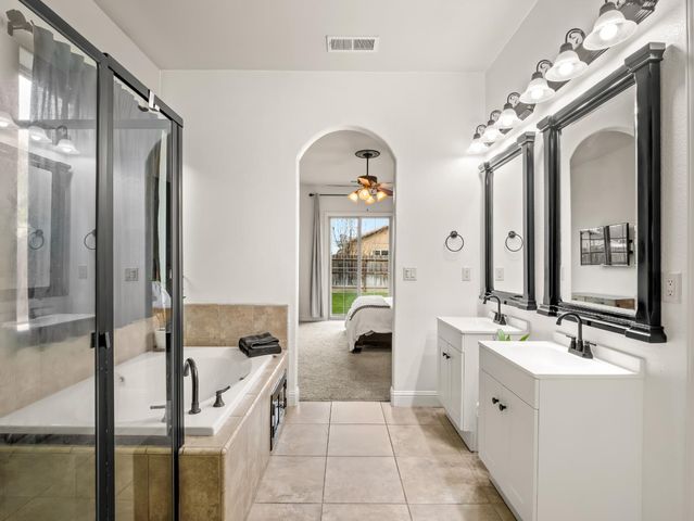 5885 E Booker Avenue, Fresno, CA 93727