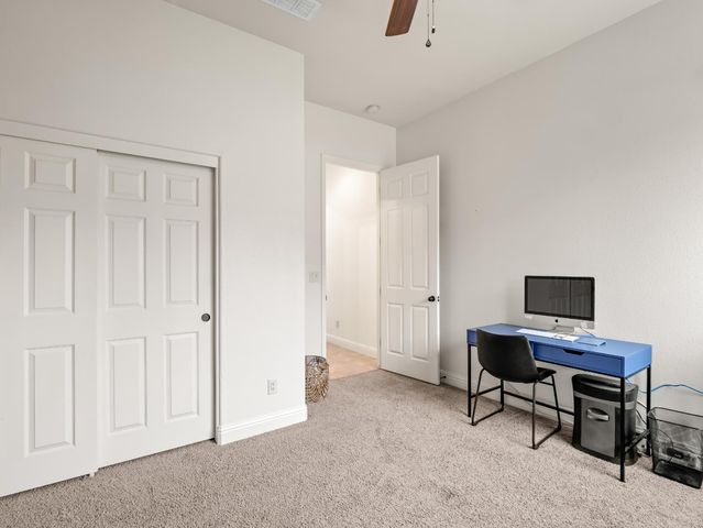 5885 E Booker Avenue, Fresno, CA 93727