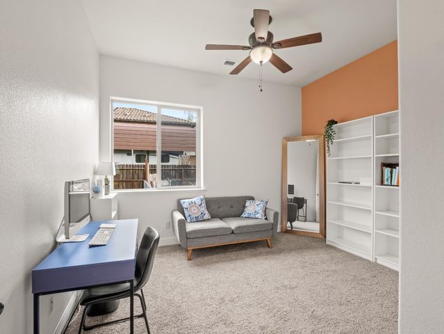 5885 E Booker Avenue, Fresno, CA 93727