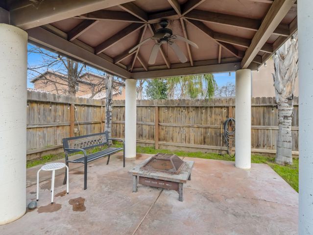 5885 E Booker Avenue, Fresno, CA 93727
