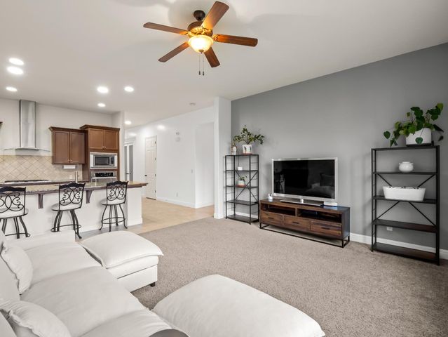 5885 E Booker Avenue, Fresno, CA 93727