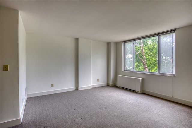 600 E 8th Street 3L, Kansas City, MO 64106