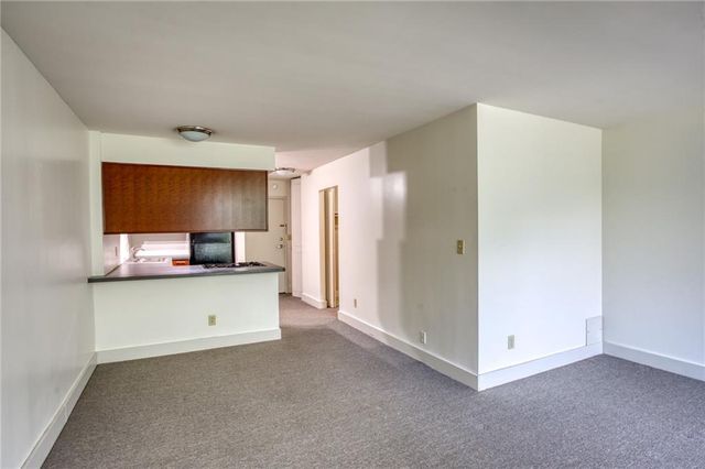 600 E 8th Street 3L, Kansas City, MO 64106