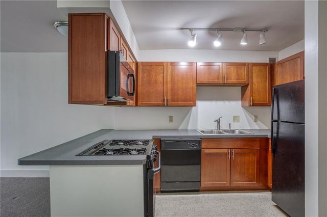600 E 8th Street 3L, Kansas City, MO 64106