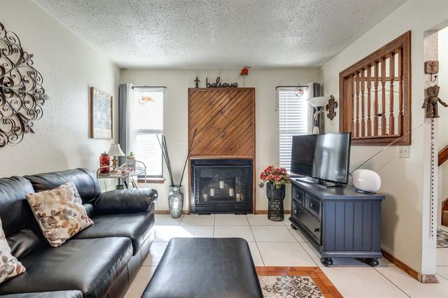 6037 NW 54th Place, Warr Acres, OK 73122