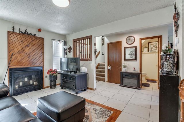 6037 NW 54th Place, Warr Acres, OK 73122