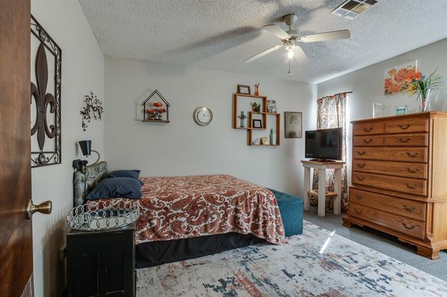 6037 NW 54th Place, Warr Acres, OK 73122