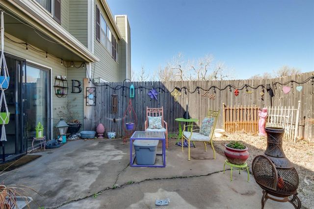 6037 NW 54th Place, Warr Acres, OK 73122