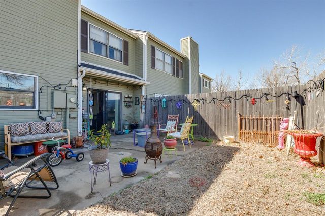 6037 NW 54th Place, Warr Acres, OK 73122