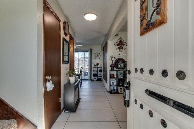 6037 NW 54th Place, Warr Acres, OK 73122