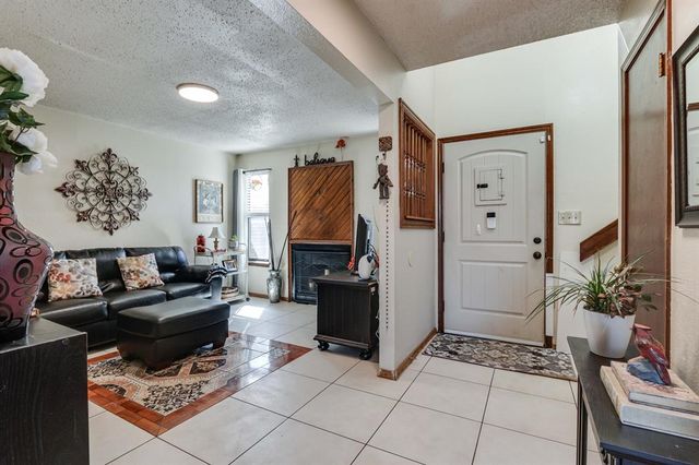 6037 NW 54th Place, Warr Acres, OK 73122