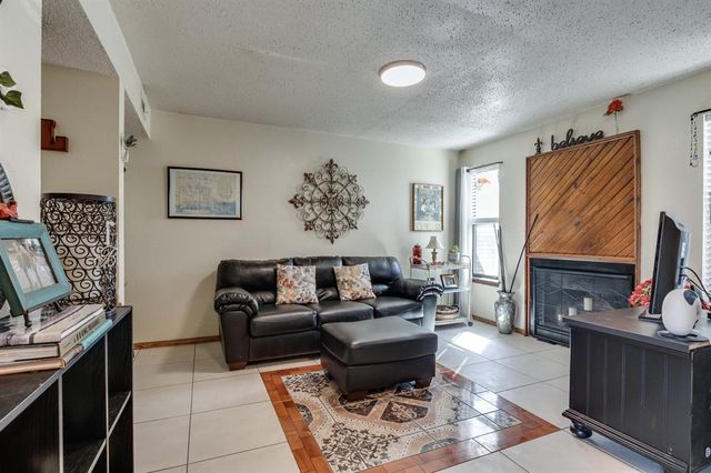 6037 NW 54th Place, Warr Acres, OK 73122