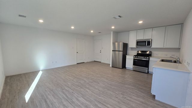 3741 Millbrook Way, San Antonio, TX 78245