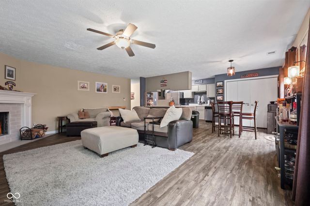 386 Boonesboro Road, Greenwood, IN 46142