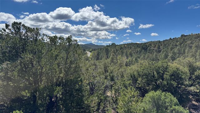 2395 Camino Del Oso, Santa Fe, NM 87501