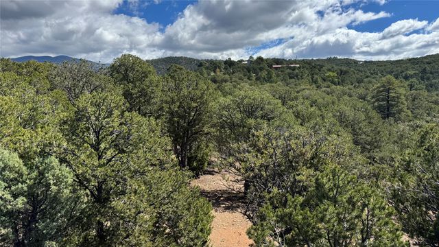 2395 Camino Del Oso, Santa Fe, NM 87501