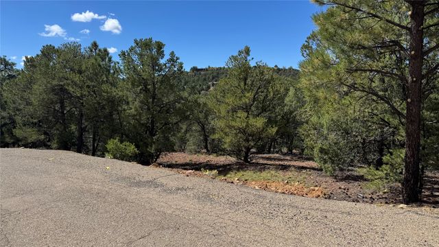 2395 Camino Del Oso, Santa Fe, NM 87501