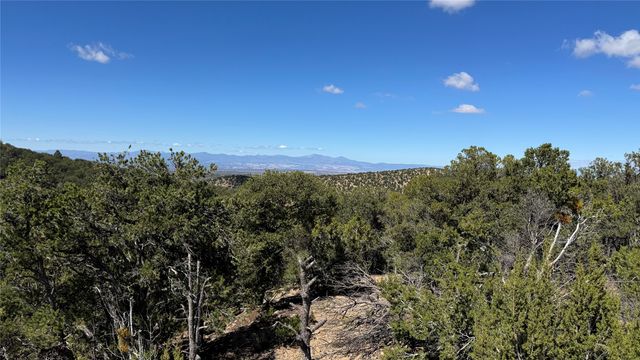 2395 Camino Del Oso, Santa Fe, NM 87501