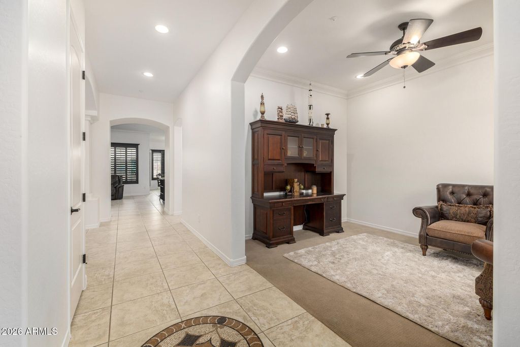 Image 12 of property listing at 6602 S BRIDAL VAIL Drive, Gilbert, AZ 85298