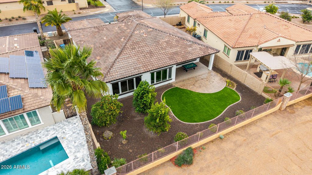 Image 14 of property listing at 6602 S BRIDAL VAIL Drive, Gilbert, AZ 85298