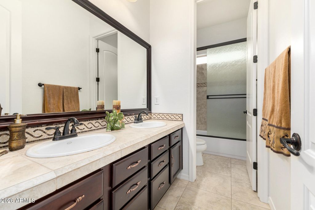 Image 22 of property listing at 6602 S BRIDAL VAIL Drive, Gilbert, AZ 85298