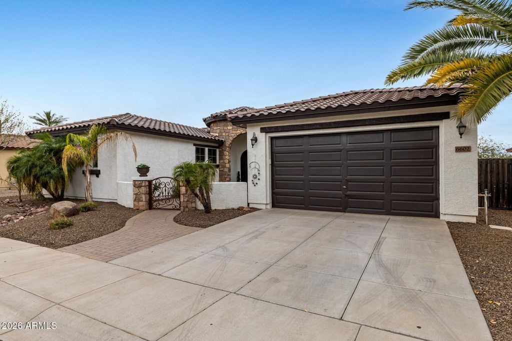 Image 3 of property listing at 6602 S BRIDAL VAIL Drive, Gilbert, AZ 85298