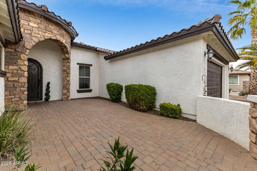 Image 6 of property listing at 6602 S BRIDAL VAIL Drive, Gilbert, AZ 85298