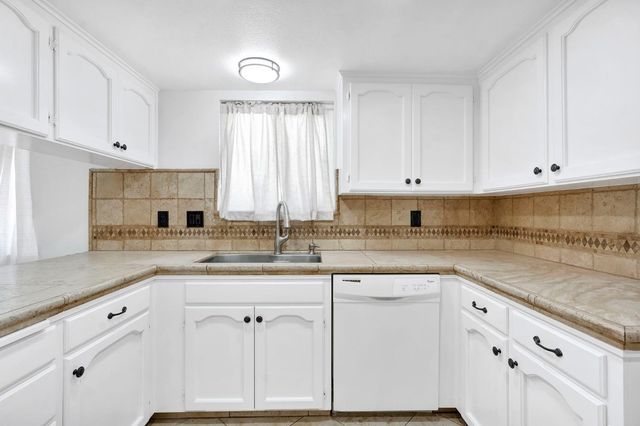 17563 Road 25, Madera, CA 93638