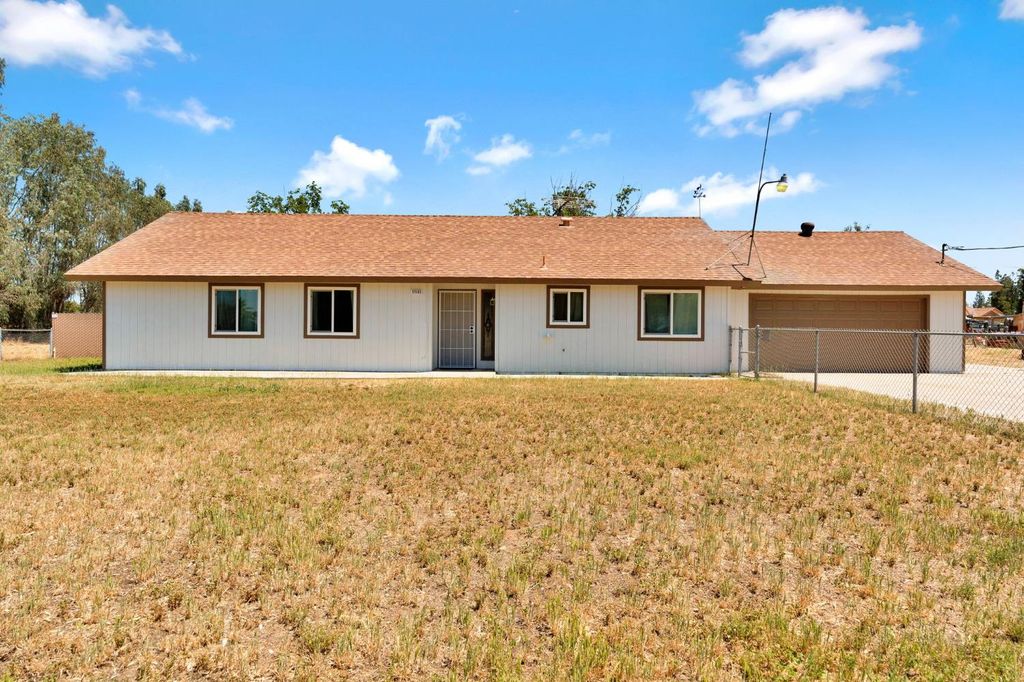Image 2 of property listing at 17563 Road 25, Madera, CA 93638