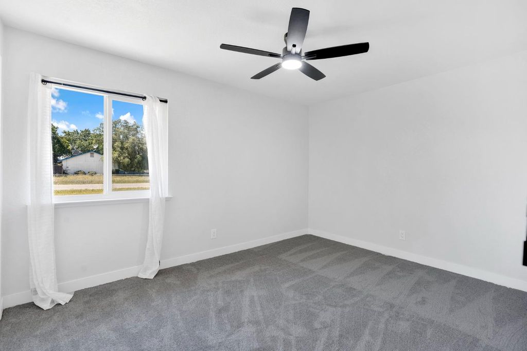Image 21 of property listing at 17563 Road 25, Madera, CA 93638